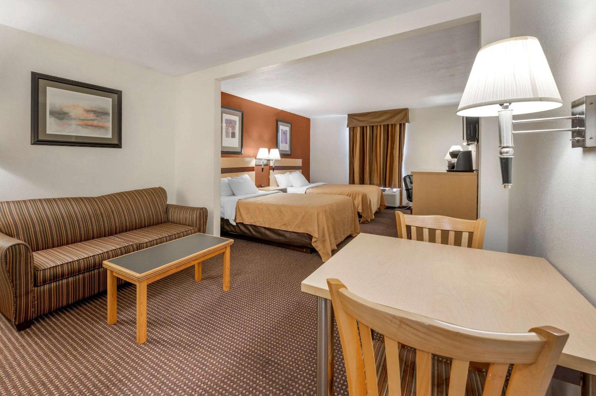 Quality Inn & Suites South-Obetz Kültér fotó