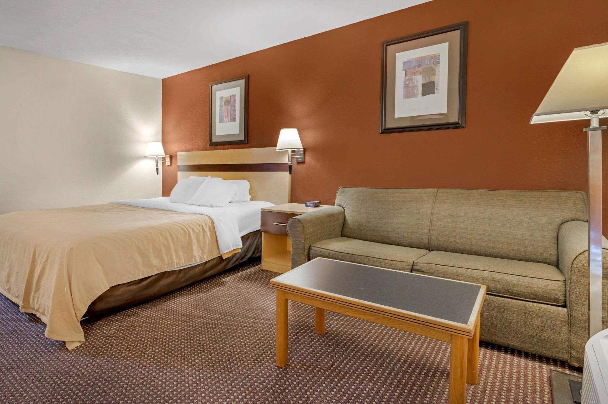 Quality Inn & Suites South-Obetz Kültér fotó